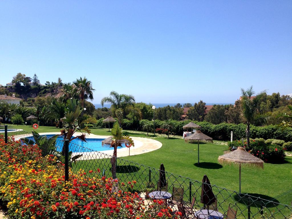 Bahia De Casares Appartement Estepona Buitenkant foto