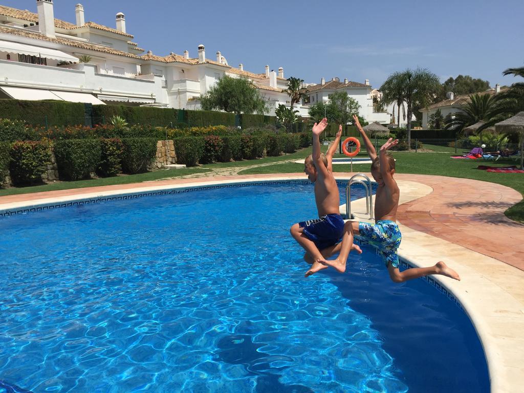 Bahia De Casares Appartement Estepona Buitenkant foto