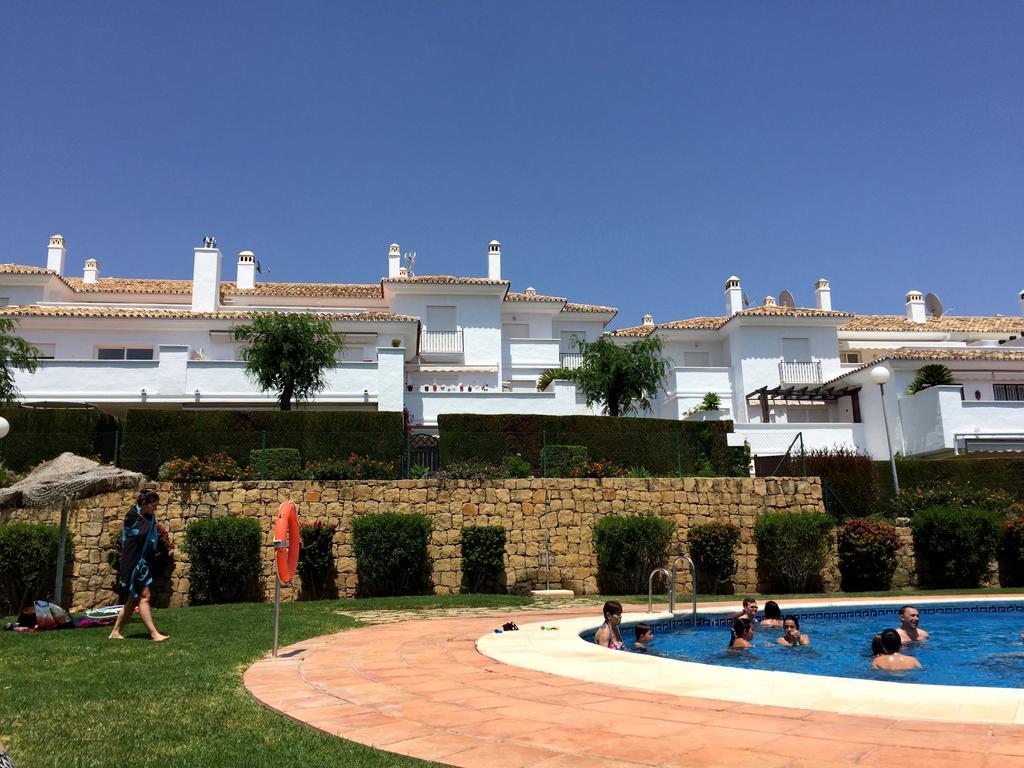 Bahia De Casares Appartement Estepona Buitenkant foto